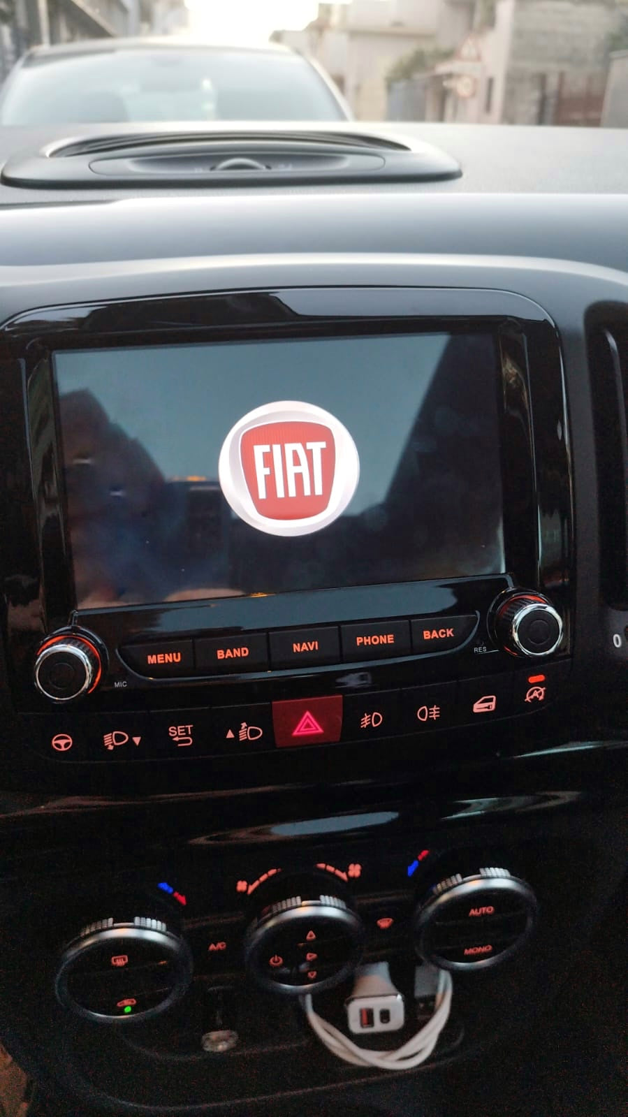 CTB FL485T | FIAT 500L | APPLE CARPLAY-ANDROID AUTO | CARTABLET 7 POLLICI TOUCH SCREEN | GPS USB DVR DAB+ |